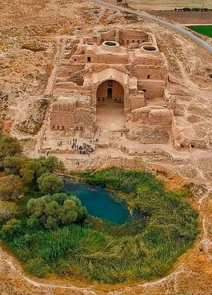 کاخ اردشیر در فیروزآباد از نمای بالا